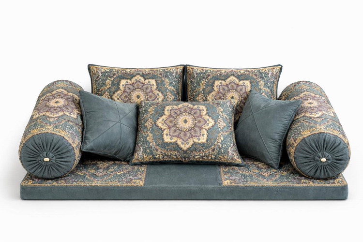 ست کامل شاه نشین سنتی لوکس با کوسنها و بالش های مخملی و طرح اصیل ایرانی رنگ خاکستری